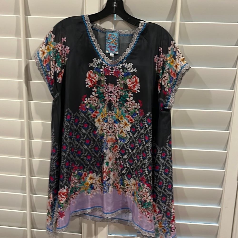 Johnny Was 100% silk top